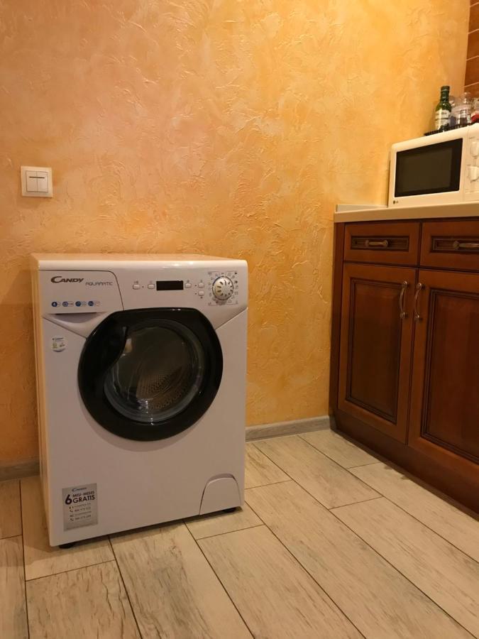 Apartment On Prospekt Mira Чернихив Екстериор снимка
